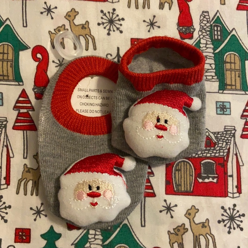 Santa Newborn Baby Socks! ๐
๐ป - Picture 1 of 2
